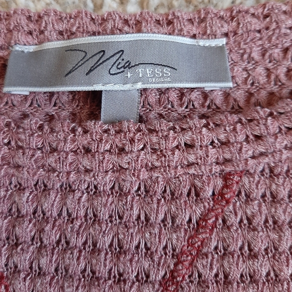 MIA+TESS - Beautiful Waffle Textured Long Tunic With White Lace Trim - Size: L - Picture 5 of 9